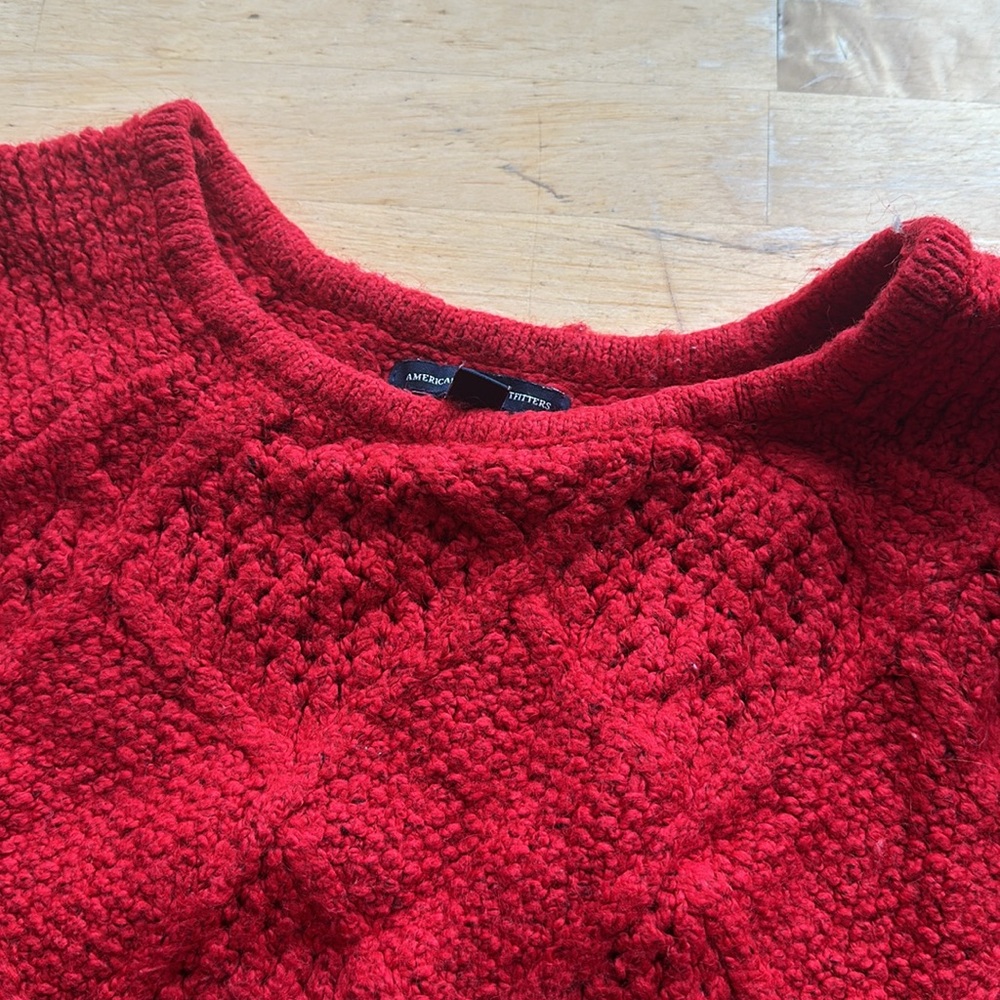 Red sweater - Picture 4 of 6